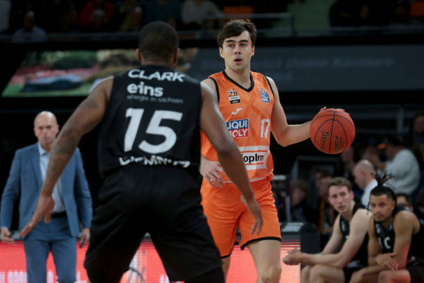 努力争取更 努力争取更